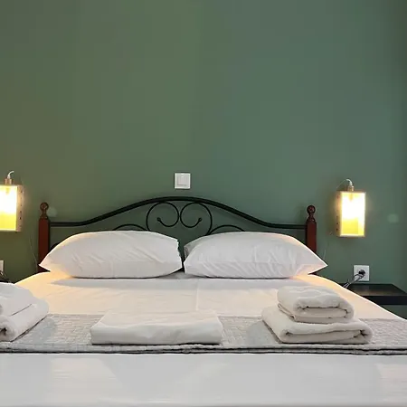 Athenian Vintage Style 2 Bdr Apartment-2